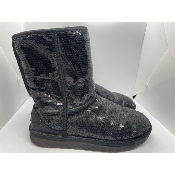 Ugg Australia 3161 Classic Short Black Sparkle Sequin Lined Boots Women's Sz 7 - Picture 1 of 8